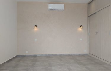 NGAPAROU : 2 belles villas à louer avec piscine dans un quartier residentiel