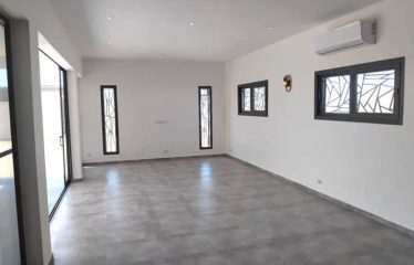 NGAPAROU : 2 belles villas à louer avec piscine dans un quartier residentiel