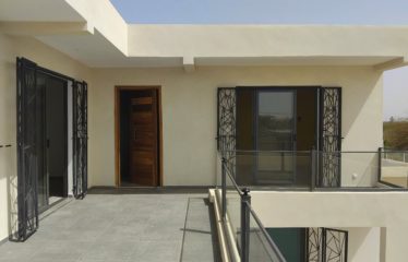 NGAPAROU : 2 belles villas à louer avec piscine dans un quartier residentiel