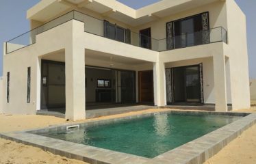 NGAPAROU : 2 belles villas à louer avec piscine dans un quartier residentiel
