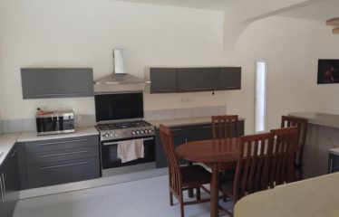 NGUERIGNE : Villa spacieuse et lumineuse avec belle piscine en résidence à louer