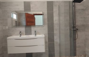 NGUERIGNE : Villa spacieuse et lumineuse avec belle piscine en résidence à louer