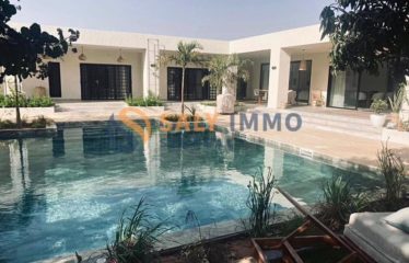 NGUERIGNE : Magnifique villa récente avec piscine dans son écrin de verdure à vendre