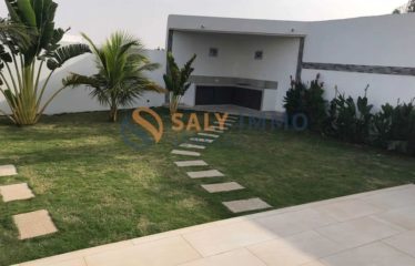 SALY : Très belle villa à louer à Saly