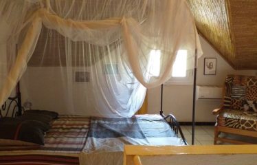SALY : Jolie petite maison en résidence à 60m des Plages à vendre