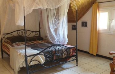 SALY : Jolie petite maison en résidence à 60m des Plages à vendre