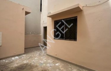 DAKAR SACRÉ CEUR : Villa R+1 à Sacre Cœur avec Terrasse à louer