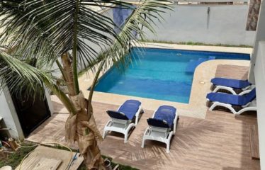NGAPAROU : Villa R+2  avec piscine – 4 chambres en Bail à vendre