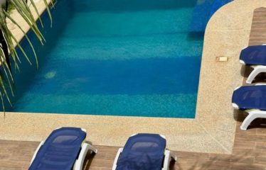 NGAPAROU : Villa r+2 avec piscine – 4 chambres et son salon marocain à louer