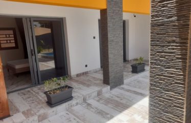 NGUERIGNE : Villa contemporaine neuve de 4 chambres avec piscine à louer