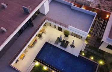 NGUERIGNE : Villa exceptionnelle de haut standing à vendre
