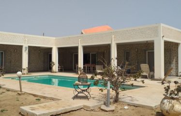 SALY : Jolie villa moderne avec piscine sur 1225m2 de terrain à vendre