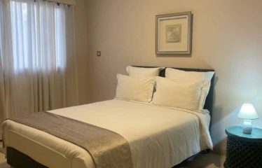 DAKAR MERMOZ : Grand appartement F3 meublé à louer