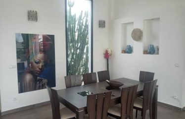 SALY : Villa haut standing meublée à louer derrière Saly center