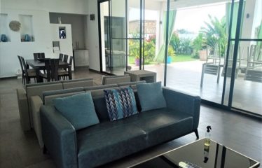 SALY : Villa haut standing meublée à louer derrière Saly center