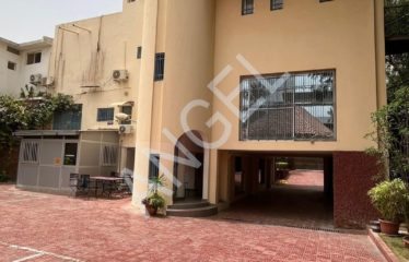 DAKAR FANN RÉSIDENCE : Immeuble à louer à Fann Résidence