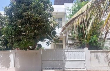DAKAR MERMOZ : Villa de 450 m² à vendre à la Cité Sipres Mermoz
