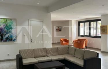 DAKAR POINT-E : Appartement F4 meublé au Point E à louer