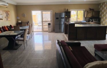 NGAPAROU : Maison avec dépendances 7 chambres à vendre