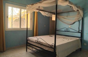 NGAPAROU : Maison avec dépendances 7 chambres à vendre