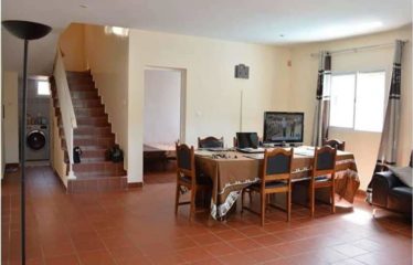 WARANG : Villa (bail) 6 chambres avec piscine bord de plage à vendre