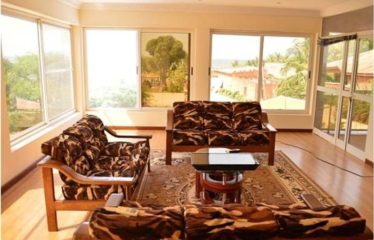 WARANG : Villa (bail) 6 chambres avec piscine bord de plage à vendre