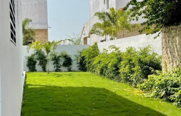 NIANING : Villa neuve 3 chambres avec piscine face à la lagune à vendre