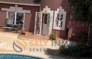 NGAPAROU : Villa à louer avec jardin arboré