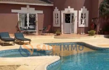NGAPAROU : Villa à louer avec jardin arboré