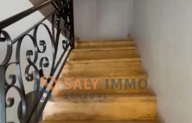 NGAPAROU : Villa à louer avec jardin arboré