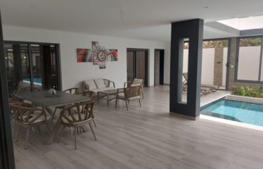 NGUERIGNE : Villa neuve de 3 chambres avec piscine sur 850m2 de terrain à vendre