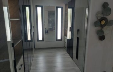 NGUERIGNE : Villa neuve de 3 chambres avec piscine sur 850m2 de terrain à vendre