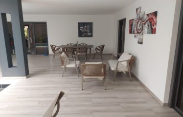 NGUERIGNE : Villa neuve de 3 chambres avec piscine sur 850m2 de terrain à vendre