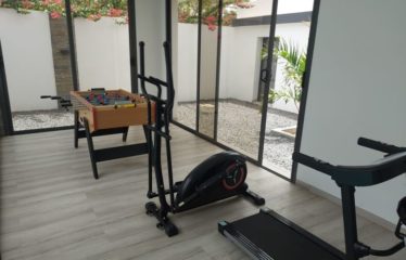 NGUERIGNE : Villa neuve de 3 chambres avec piscine sur 850m2 de terrain à vendre