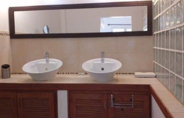 SALY : Jolie villa moderne avec piscine sur 1225m2 de terrain à vendre