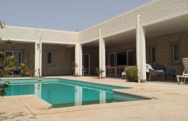 SALY : Jolie villa moderne avec piscine sur 1225m2 de terrain à vendre