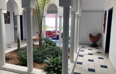 SOMONE : Villa pieds dans l’eau 6 chambres avec piscine à vendre