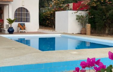 SOMONE : Villa pieds dans l’eau 6 chambres avec piscine à vendre