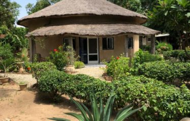 WARANG : Villa authentique 2 chambres sur un terrain de 1184 m2 à vendre