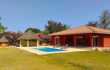 SALY : Villa semi meublée avec piscine en bail à vendre