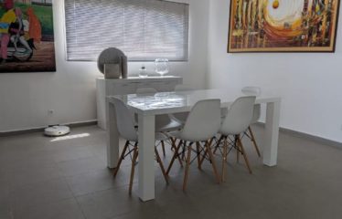 SALY : Villa contemporaine 2 chambres avec piscine à vendre