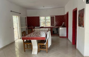WARANG : Villa atypique 2 chambres proche de la plage à vendre Mbaling-Warang