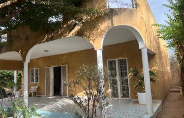 WARANG : Villa atypique 2 chambres proche de la plage à vendre Mbaling-Warang