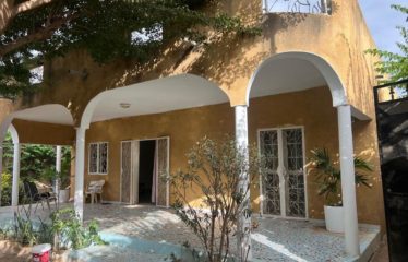 WARANG : Villa atypique 2 chambres proche de la plage à vendre Mbaling-Warang