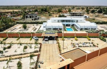 SINTHIANE : Villa de haut standing 7 chambres dans propriété luxuriante à vendre