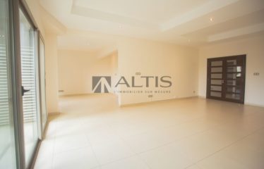 DAKAR MERMOZ : Appartement f4 a louer