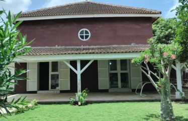 SALY : Jolie villa en TF dans une résidence pieds dans l’eau à vendre
