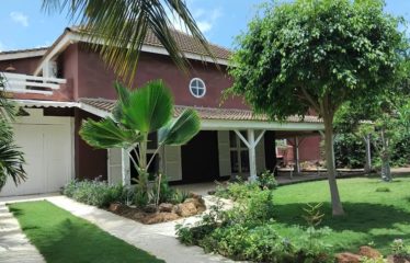 SALY : Jolie villa en TF dans une résidence pieds dans l’eau à vendre