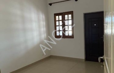 DAKAR POINT-E : Bel appartement non meublé à louer à Karak-école police