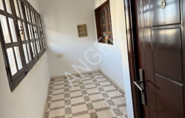 DAKAR POINT-E : Bel appartement non meublé à louer à Karak-école police